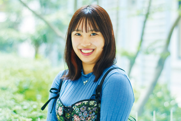 グローバル・コミュニケーション学部 グローバル・コミュニケーション学科 英語コース １年次生 滋賀・県立大津高等学校 出身 渡辺 杏璃さん